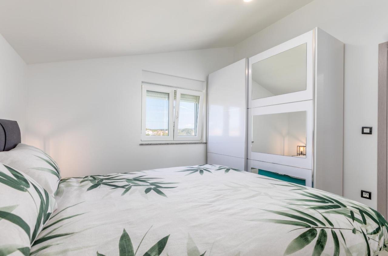 Apartment Vito With Sea View Fažana エクステリア 写真